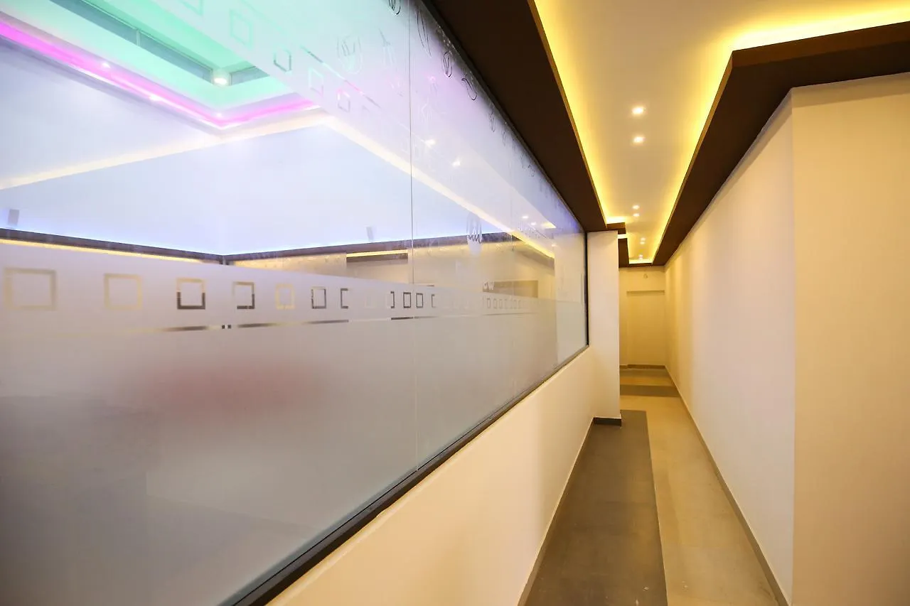 Отель Oyo 10152 Rail View Residency Alappuzha