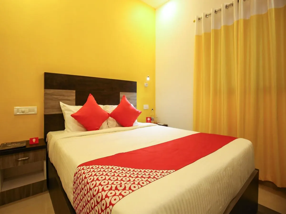 ***  Oyo 10152 Rail View Residency Hotel Alappuzha India