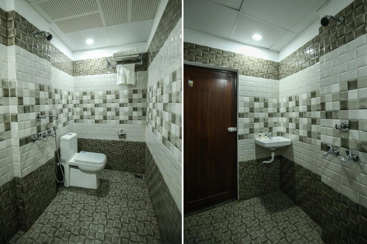 Oyo 10152 Rail View Residency Hotel Alappuzha
